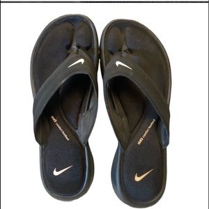 Nike women’s size 10 flip flops
